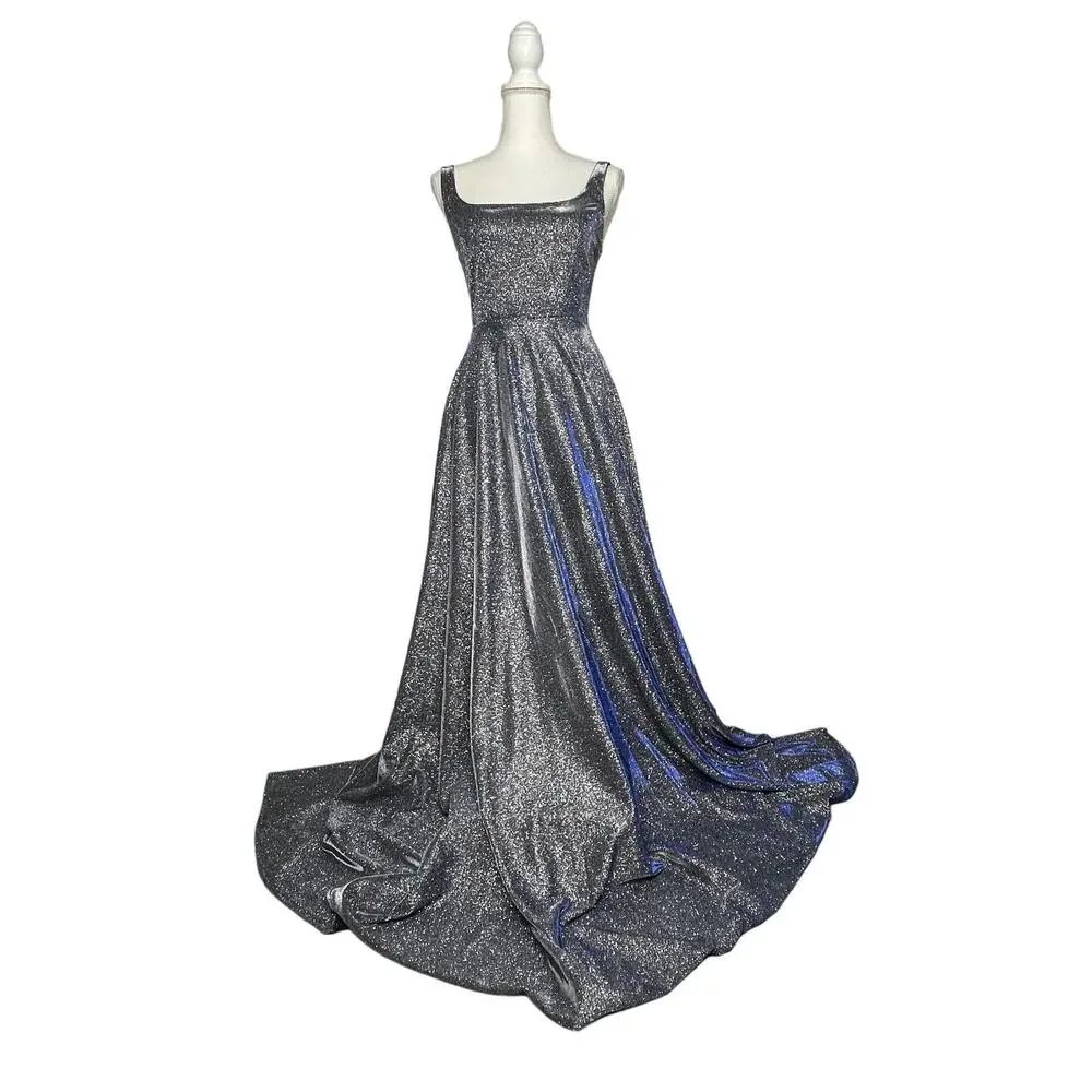 Elegant Silver Evening Gown - Picture 3 of 13